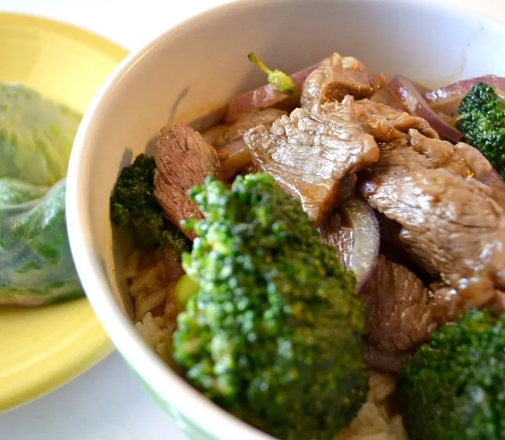 I love getting take-out, but it can get really expensive for the entire family. You can make your own week night broccoli beef in just few minutes. Week Night Broccoli Beef