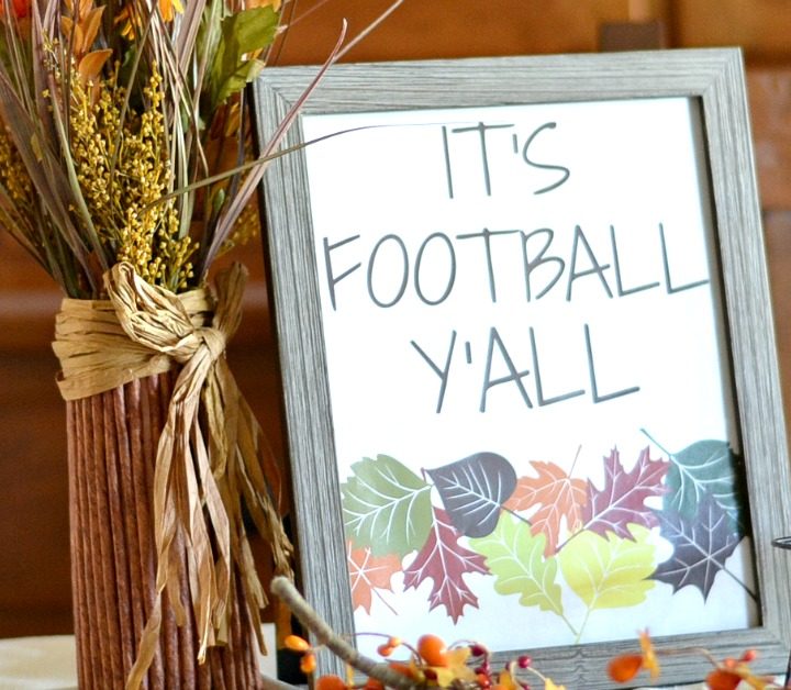 You know you need this super cute football printable this football season. Print this out and cook some pizza and you're ready for the game!