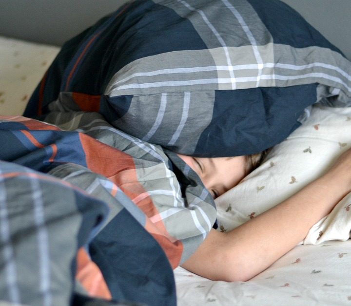 Getting a good nights sleep can be hard for anyone, but kids may not realize things they do can affect sleep. Click over and grab these sleeping tips for tweens.