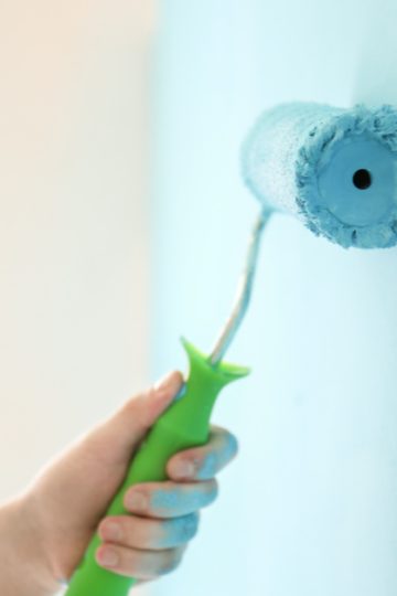 Painting a room is easy, if you know how do it . Here are some easy to follow instructions for the average person on how to paint a room.